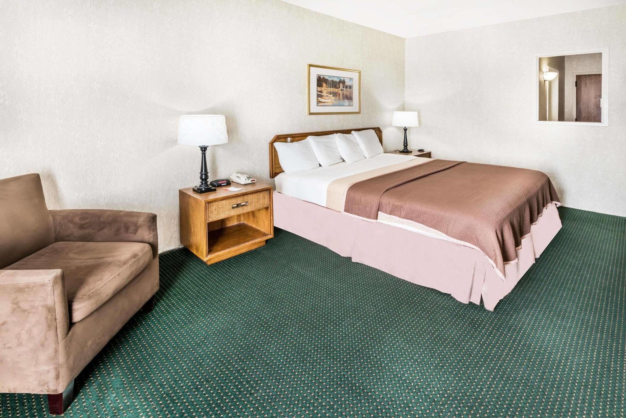 Howard Johnson By Wyndham Milford/New Haven Exterior photo