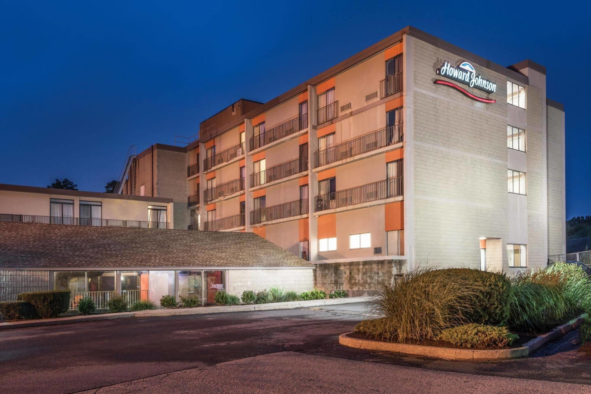 Howard Johnson By Wyndham Milford/New Haven Exterior photo